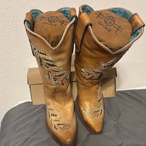 Circle G Brown Embroidered Cowboy Boots